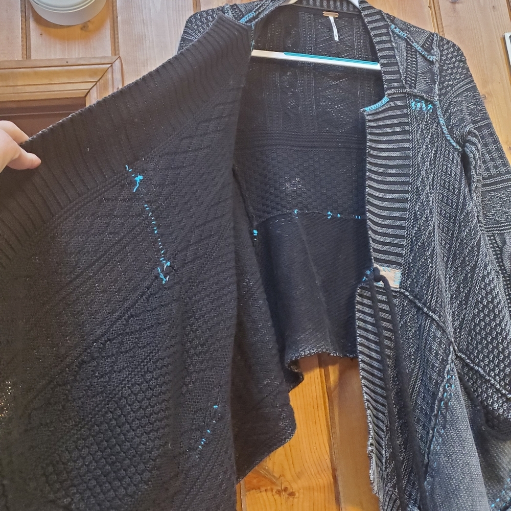 TRADE FREE PEOPLE All Washed Out Cardigan XS EUC! - Picture 3 of 8